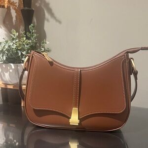 Elegant Brown Leather Shoulder Bag